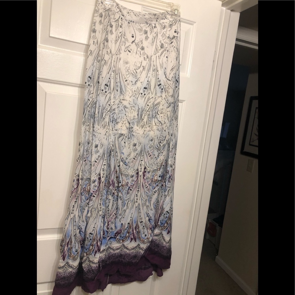 White House Black market skirt